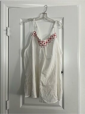 NWT Ava & Viv White Embroidered V-Neck Cami Tank Top